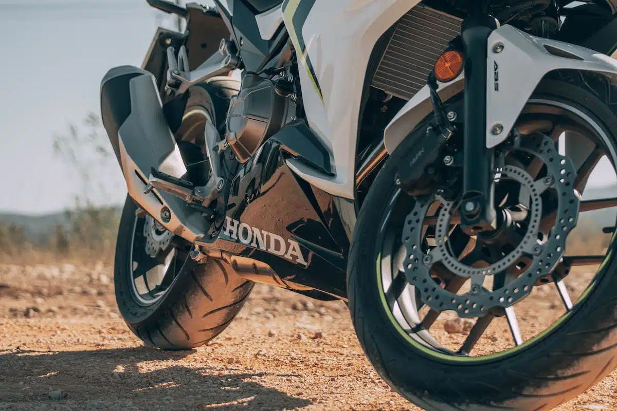 moto abs
